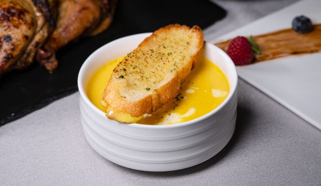8 Step Easy Sourdough Garlic Bread Recipe: Tangy, Cheesy, and Irresistible Homemade Loaf