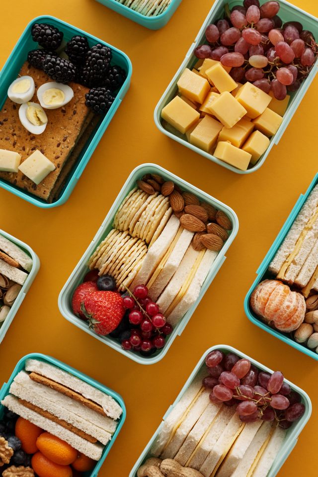 Eggless biscuit bars recipe packed in kids lunchbox with snacks